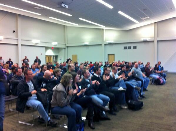 workgroupsdv's tweet image. Huge crowd at #iowacodecamp closing