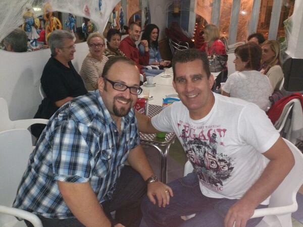 ivanbacaherrero's tweet photo. Con mi gran colega REDONDO en el cumple de mi hijo http://t.co/2sga2P8QL1
