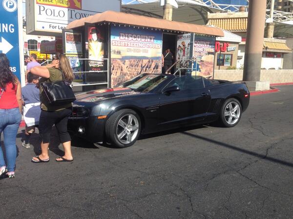 TheMegamoon's tweet photo. @JasunPotter a chevrolet camaro it's out of this world!!!! http://t.co/VMBwBQqZMv