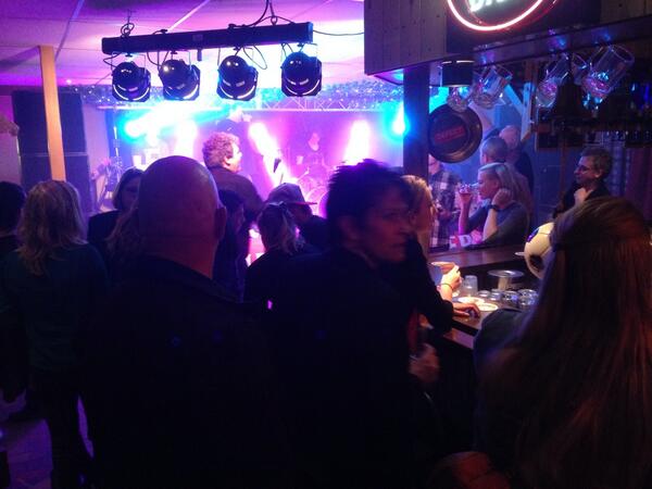Het was gisteren een super gezellig feest met de #AmstelCoverbandOnTour!