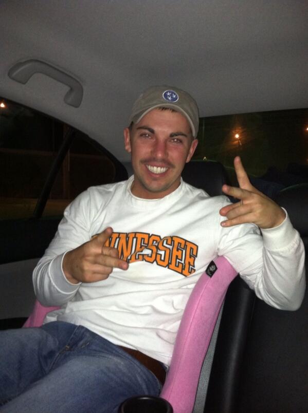 lkent92's tweet photo. #gayyyyyyy http://t.co/4qf3SfT0Hp