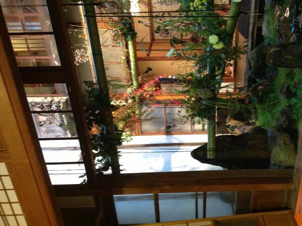 1125Pon's tweet photo. 鳥取の旧とめや旅館にて「花綾とり」のイベント開催中！！
明日は10時から17時まで、煎茶カフェも関連企画として出しているので、ぜひどうぞ（≧∇≦） http://t.co/SDqrl7An2H