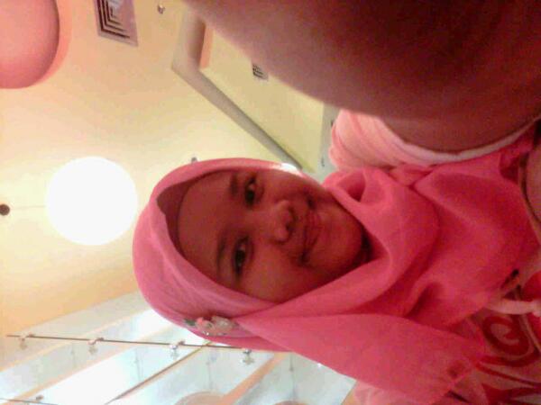 putrinabilanau1's tweet photo. Wkwkwk http://t.co/Gmv5OJY71r