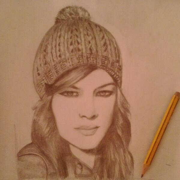 isika8821's tweet photo. Primer retrato terminado #drawer #drawering #paint #art #retrato #dibujo #dibujando http://t.co/DdI5vEA1U5