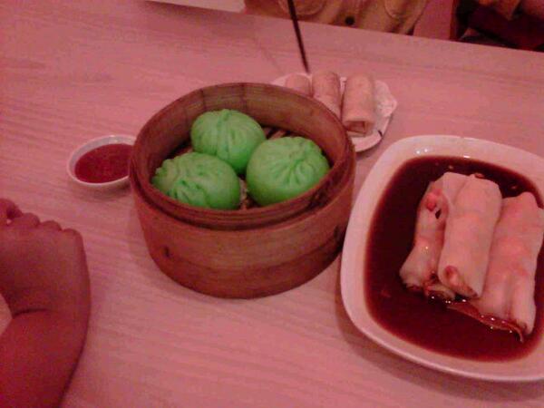 putrinabilanau1's tweet photo. Nyam http://t.co/CC2Aov6ovF
