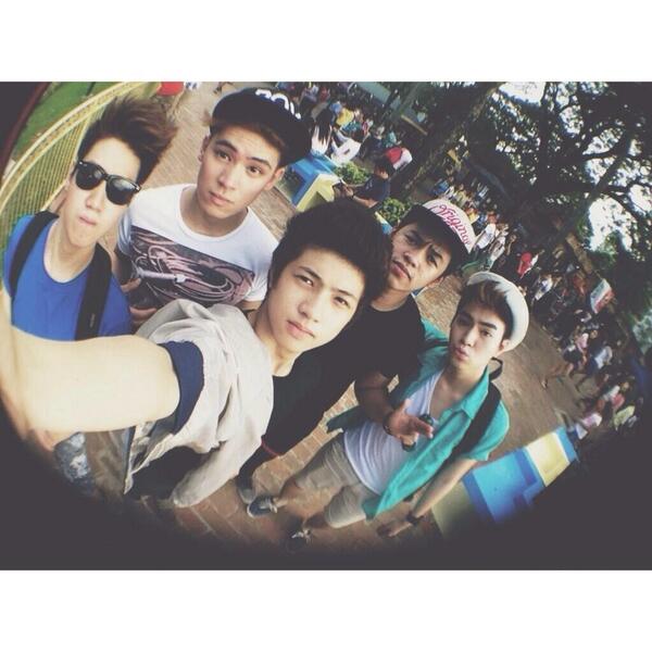 CuteKylecute's tweet photo. EK with chicser yesterday http://t.co/zlmHhy8a7J