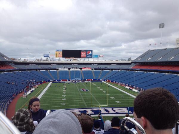 BlueBandSousa's tweet photo. #BlueBandVisitsTheBuffaloBills http://t.co/stmBYME3vT