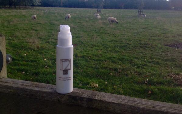 TWELVEBEAUTY's tweet image. Organic buddleja plus mallow extract = #autumnskin #skinsaviour available @beingcontent