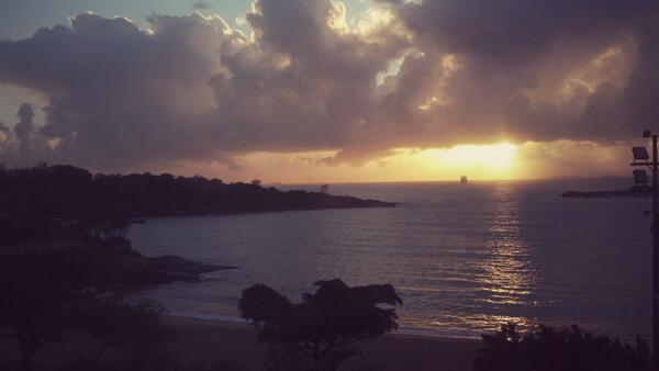 ValFrigini's tweet photo. Domingo amanheceu maravilhoso! Obrigado Semhor porque és meu amigo! http://t.co/dij4ikg6gK