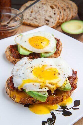 konghongbin's tweet photo. "@KWent_RP: yang belum Makan,niy enji kaseeh,sepesial buat KWfams -enji http://t.co/DSk4j9W5ga" jadi lapaaar~