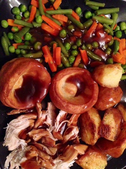 Exactly what I needed after a hectic few days at @PlayboyTVChat 😛 #sundayroast http://t.co/ILtwp6xw6<a href="/tag/sundayroast"class="tags"><span>#sundayroast</span></a>