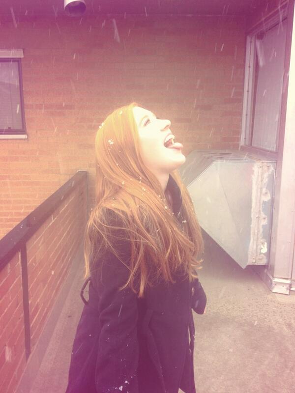 spam_in_a_can's tweet photo. SNOW IS FALLING FROM THE SKY. http://t.co/rg8srrcO8n