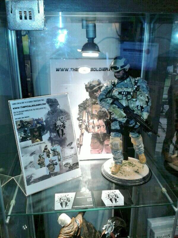 THEFINALSOLDIER's tweet photo. sorteamos  esta figura del 1 al 24/11 por compras superiores a 50€ en la sección de videojuegos de FNAC Málaga http://t.co/a7XeFYgwCF