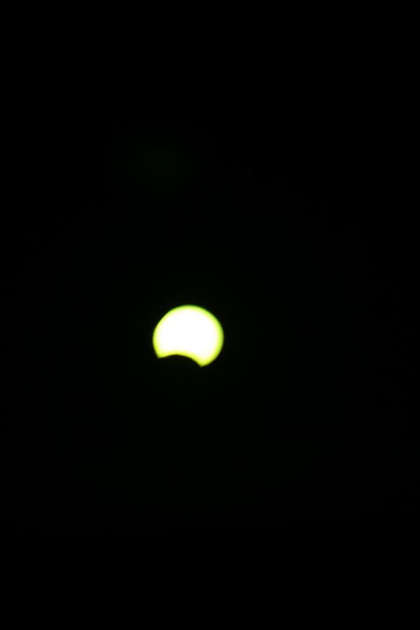 JenionTyson's tweet image. #solar #eclipse from Sullivan's Island.  My practice shots this week were much better.
#solareclipse #chs