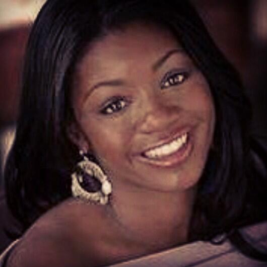 martassia's tweet photo. My Beautiful Auntie Lashauna? @cieara26 http://t.co/cI4YsTy9kB
