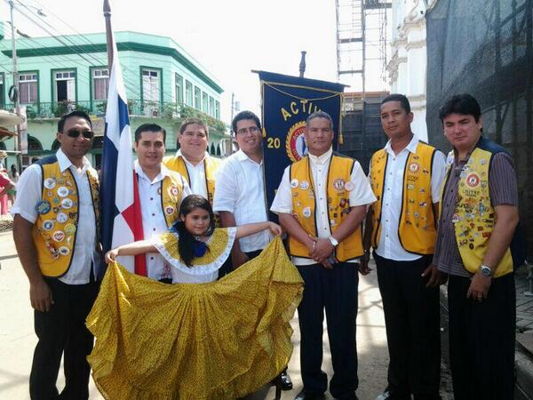 Rindiendole tributo a nuestra Patria querida Panamá en Activo 20-30!