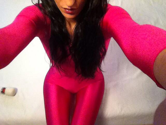 Fuchsia spandex bodysuit sexiness :) #BehindTheScenes http://t.co/rhXDuZSmIb<a href="/tag/behindthescenes"class="tags">#BehindTheScenes</a>