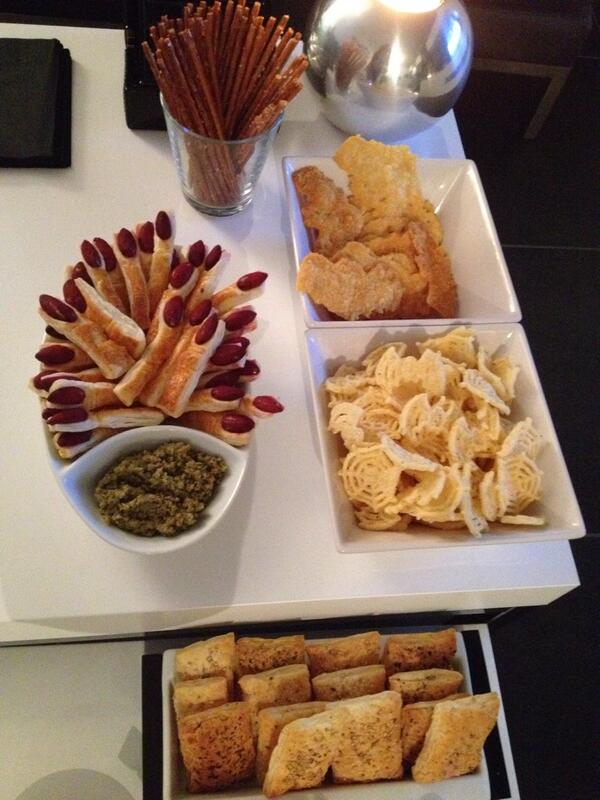 Deborahneus's tweet photo. #Halloween #party #food  #homemade http://t.co/PKGOWT5RuZ