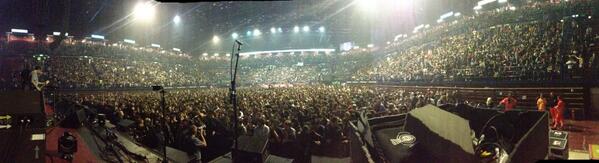 qotsa's tweet image. Milan...You look beautiful tonight