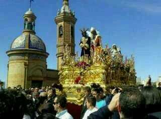 Tiembla triana al volver de la otra orilla de sevilla