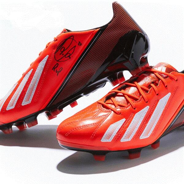 We're giving away a pair of <a href="/adidasUK/">adidas UK</a> F50s signed by <a href="/Persie_Official/">Robin van Persie</a>. To enter all you have to do is Follow &amp; RT!