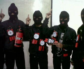 cronosclass's tweet photo. Ini dia custom karnaval kelas kita #cronoslive paling keren pasti dari kelas lainnya. Soalnya kita nomor1 http://t.co/E47nG6HDy9