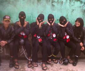cronosclass's tweet photo. Tema: "Moeslim isn't Terrorist" . @SMANSAPAL @SopiyandiDK @Septianto09 @RiksaDasse @dzikri110595 rizak @Raraavsquez http://t.co/Y2hRMmgZR6