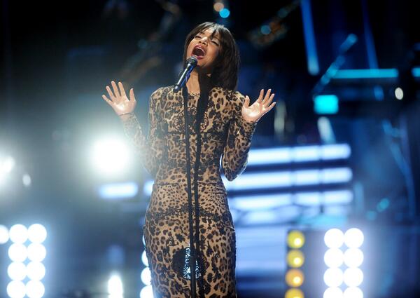 BET's tweet image. .@alicesmithmusic is performing @ #BlackGirlsRock #onBETnow &amp;amp; this girl can saaaang! It&apos;s official! We&apos;re in love