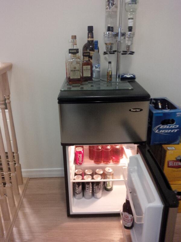 30DaysSober's tweet photo. Day3: Probably should have made sure this was empty before beginning this challenge #whoops #icecoldjuice http://t.co/Kx4LcxjoS6