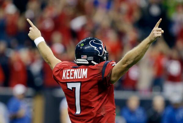 HoustonTexans's tweet photo. WATCH: Case Keenum goes 62-yards to Andre Johnson for the #Texans first TD of the game: http://t.co/BbqJ08oVNd http://t.co/MlGC5K8gfQ