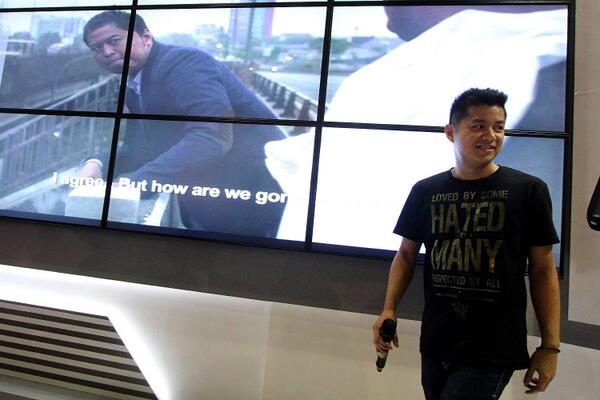 IWearSky's tweet photo. Director Sean Monteiro in "Respected by All tee @MakeMoneyFilm @bamboomfilms @smartfrenworld  #MakeMoneyFilm http://t.co/o4r6UmV5PB