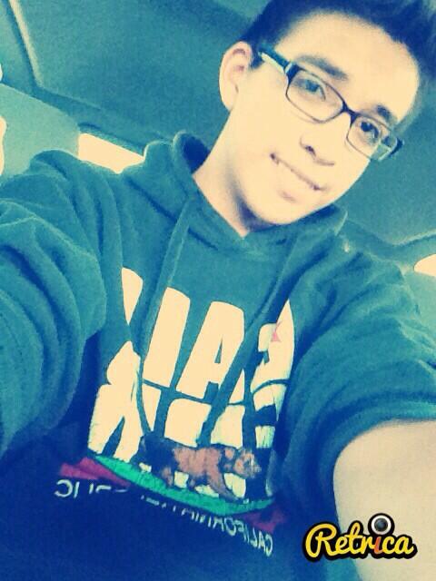 TheRealFabian_'s tweet photo. Thought I looked cute ... http://t.co/wjSO8eMUtU