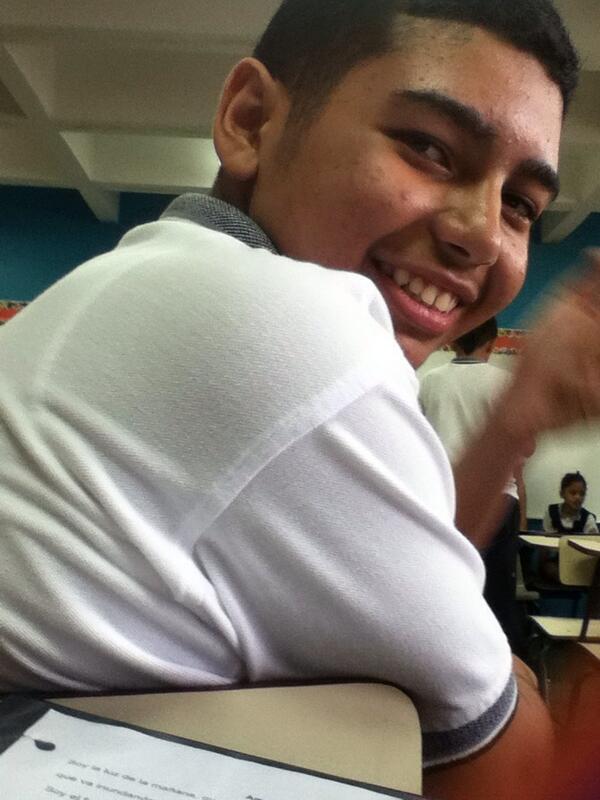 com_chispa's tweet image. And this... This litle skitch haha he said like is my name and i said ti him you bitch ;P