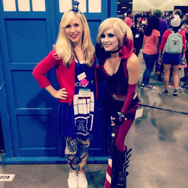 thecircusyogi's tweet photo. Meeting Ashley Eckstein from @HerUniverse was a definite highlight of #Comikaze13 .. Thanks Ashley!! <3 http://t.co/n09G500rGA