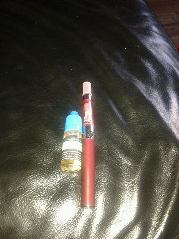mark_ferrie's tweet photo. Day 1 of givin the E-Cig a bash to quit smokin I gotta do this #weebuns#not http://t.co/WhiRDuHpfO