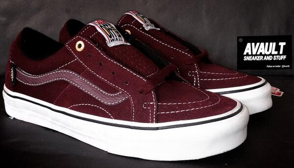 vans av native