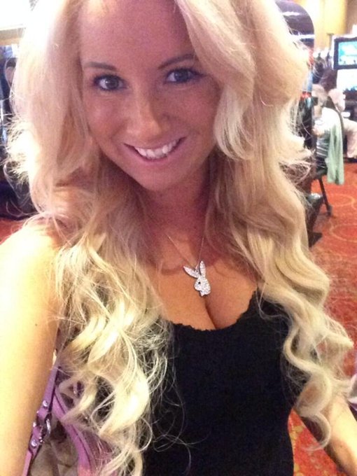 I am in absolute LOVE with my hair in this pic. What do you think?? http://t.co/vaK8Gd4SF5<a href="/tag/boobies"class="tags"><span>#boobies</span></a><a href="/tag/friskyfriday"class="tags"><span>#friskyfriday</span></a><a href="/tag/flbp"class="tags"><span>#flbp</span></a>