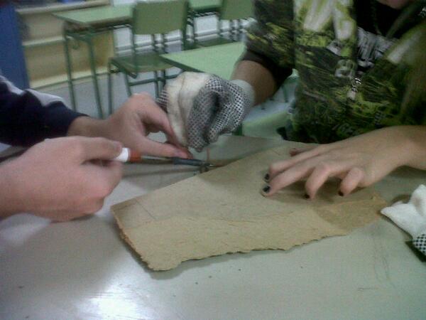 Dicen las malas lenguas que ese guante es de Teoo !! <a href="/isaunbesodefres/">GUSILU!❤</a> <a href="/AlbuFerna/">fernando lucas</a>