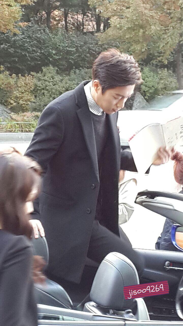 BYNjT1fCAAESTuK.jpg:large