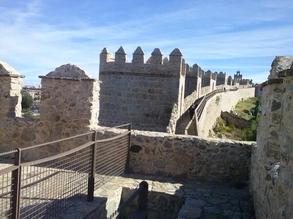 pedropuigmitja's tweet photo. "@tereco66: @Lugares_Spain. Murallas de Avila http://t.co/7ivSReGIJa"