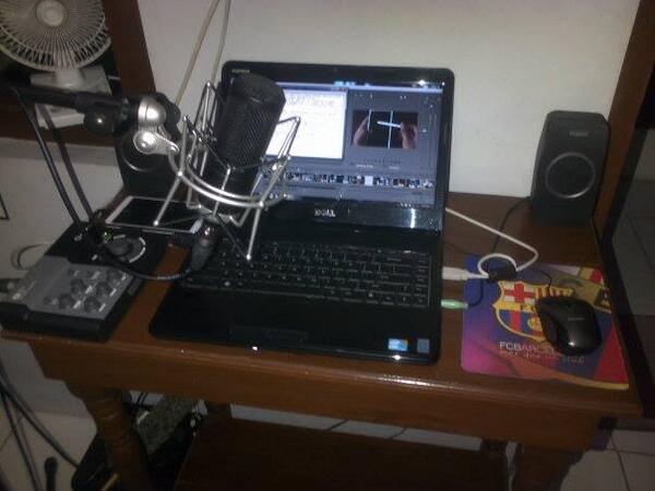 yosbeda's tweet image. Udah disiapin semua, tinggal rekam narasi doang, malah ujan, pasti gara2 subur ini :D #TechFactor