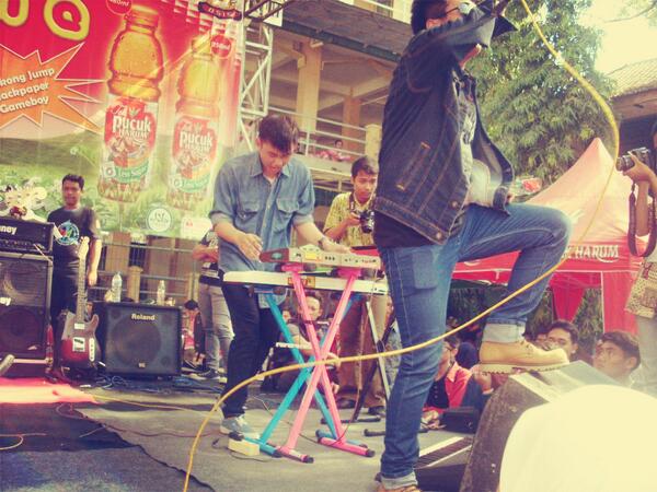 <a href="/GameboyPopunk/">GAMEBOY</a> :3