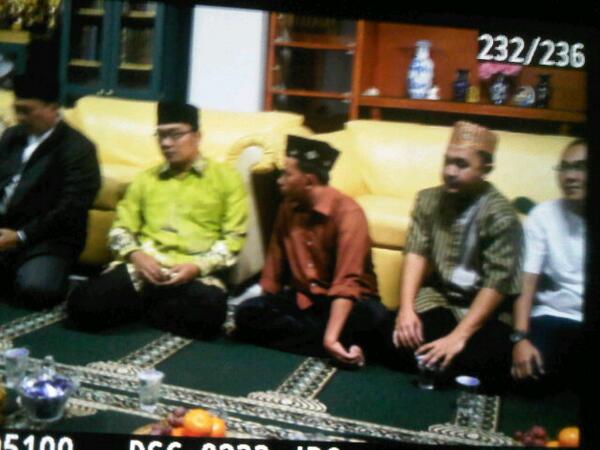 Kang <a href="/ridwankamil/">Ridwan Kamil</a> dgn mang <a href="/OdedMD/">Oded Muhamad Danial</a> 1 muharam di daruttaubah kebon tangkil. <a href="/PRFMnews/">Radio PRFM</a> <a href="/DiskominfoBdg/">Diskominfo Kota Bdg</a> <a href="/PKS_Bandung/">PKS Kota Bandung</a>