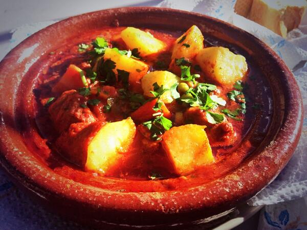 missmanchu's tweet photo. No Monday blues here! #golbourneRd #streetfood http://t.co/1W68NPSfds