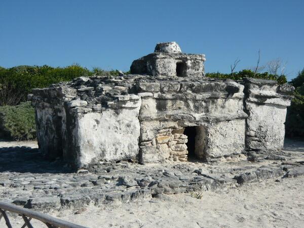 PuntaSurPark's tweet photo. #Didyouknow "El Caracol" #Mayan #Ruin at #PuntaSur #Cozumel was used for weather forecasting?! http://t.co/Mv5geQmUWg