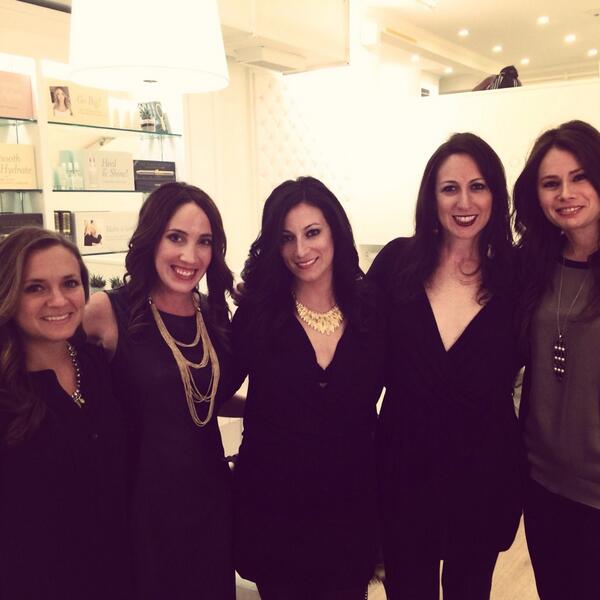 RobinMaidman's tweet photo. Perfect blow out for a perfect 30th bday bash. @theDrybar #backbay #dirty30
 @jennelane @gillybjames @morganfmann http://t.co/voBr8k8wro