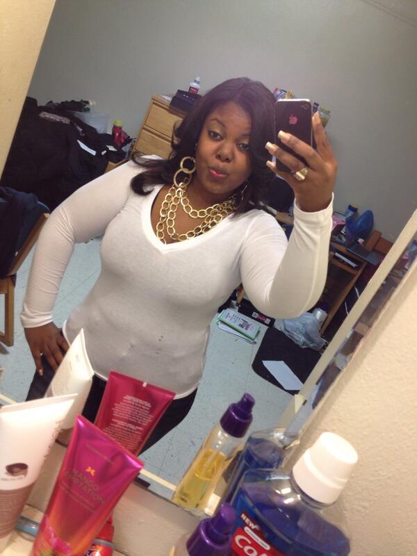 _Nunbutdabest_'s tweet image. Class flow excuse the background #longnight #3test today 😫