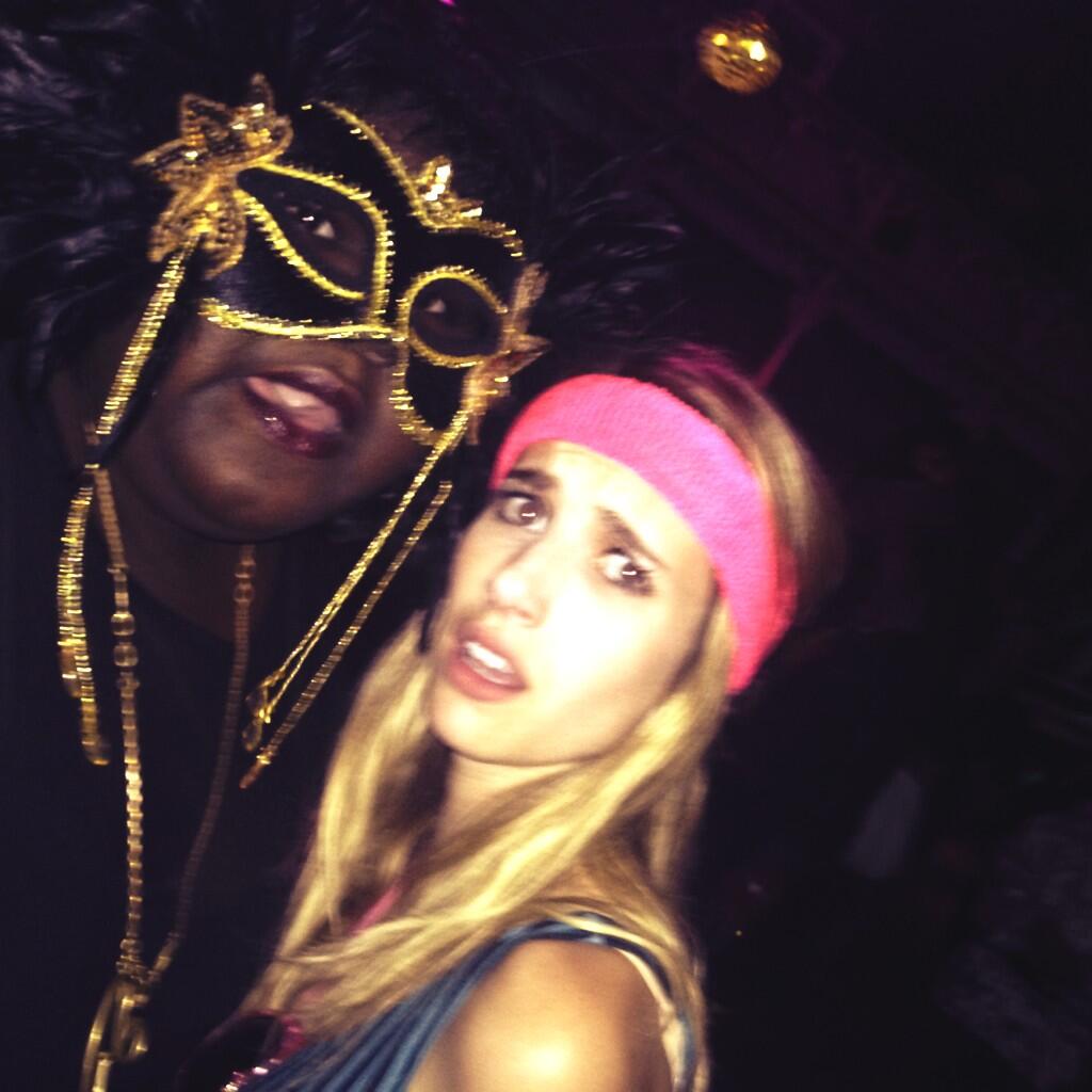 BYPkyVwIYAA8Sjy.jpg:large