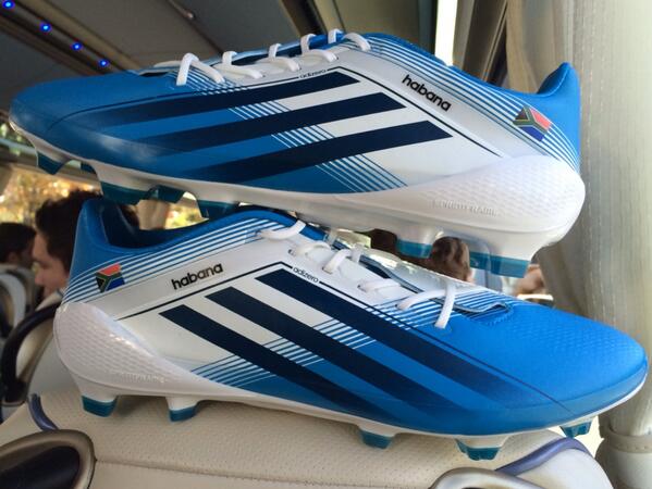 BryanHabana's tweet photo. Thanks for the new wheels @adidasZA @adidas @adidasrugby #novembertour #boks2012 #fresh #rs7pro http://t.co/KPpd9KJ2lQ