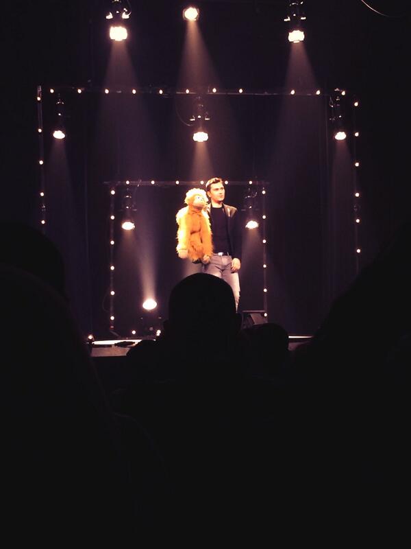 Spectacle à mourir de rire. Merci de m'avoir fait travailler les abdos cette soirée :D <a href="/Jeffpanacloc/">Jeff Panacloc</a> <a href="/JeanMarcOff/">Jean-Marc Officiel</a>